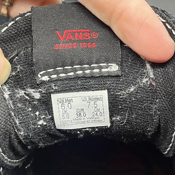 Vans X Stranger Things Sk8 Hi Sneakers Shoes M 6 W 7.5 Black Friends Don't Lie - Picture 6 of 7